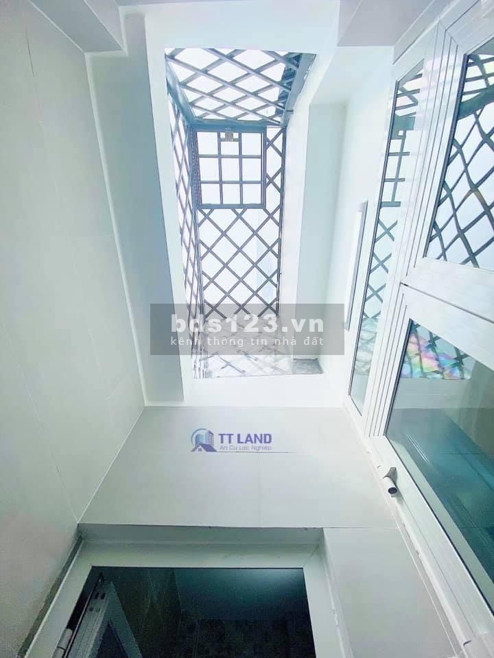 Nhà khu dân cưu Sài Gòn mới hẻm 12m, xe hơi qua lại thoải mái, mặt tiền 10m