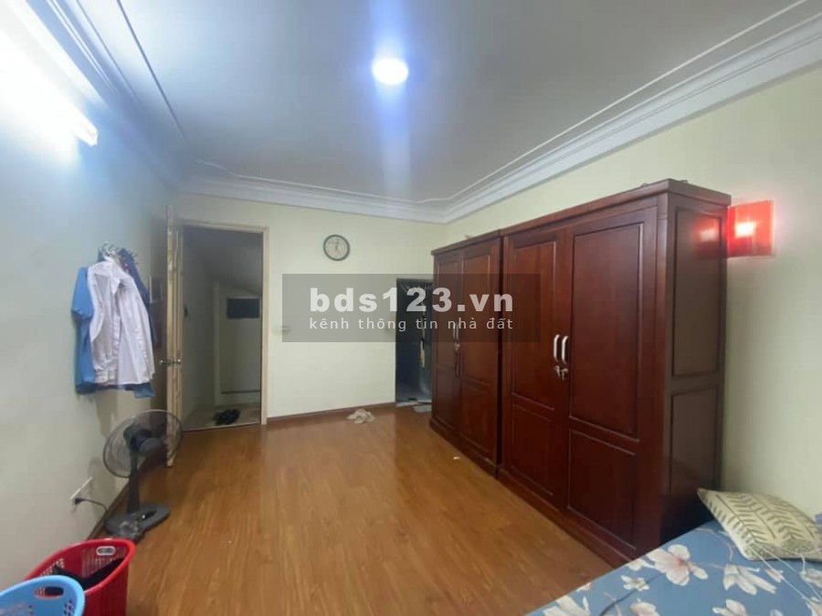 Bán nhà Hào Nam đất vàng Đống Đa đẳng cấp giàu sang dt 40m2 5 tầng, giá 4.8 tỷ