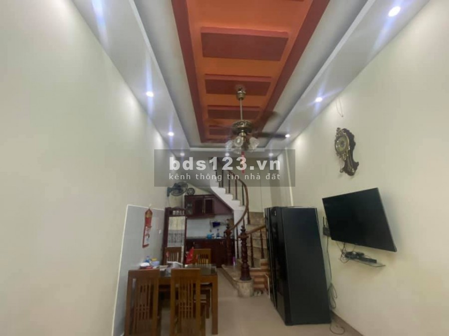 Bán nhà Hào Nam đất vàng Đống Đa đẳng cấp giàu sang dt 40m2 5 tầng, giá 4.8 tỷ
