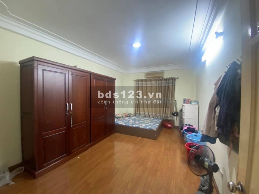 Bán nhà Hào Nam đất vàng Đống Đa đẳng cấp giàu sang dt 40m2 5 tầng, giá 4.8 tỷ