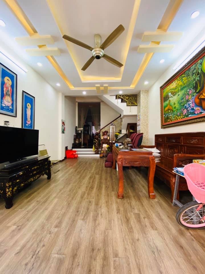 Nhà Ngộp Bán Nhanh Trả Nợ 6m x16m, hẽm xe tải, gía bán 8.8 Tỷ