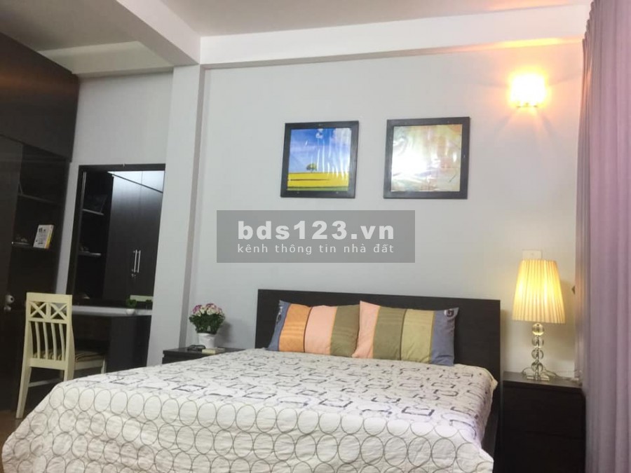 Bán giá 3.8 tỷ Phạm Văn Đồng, dt 44m2, 5 tầng, cách phố 50m, nhà đẹp ở ngay, sổ chính chủ