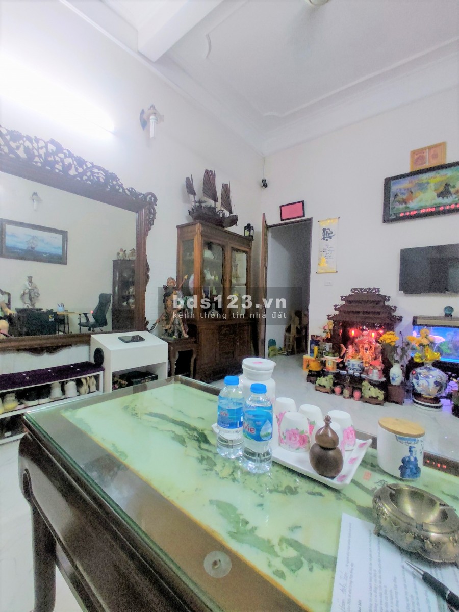 Bán gấp nhà. phố Trần Khát Chân, dt 65m2, gần hồ ô tô 2 mặt thoáng, giá nhỉnh 4 tỷ