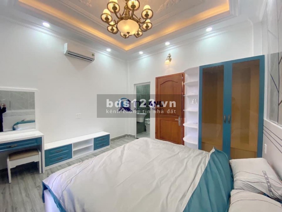 Nhà khu dân cưu Sài Gòn mới hẻm 12m, xe hơi qua lại thoải mái, mặt tiền 10m