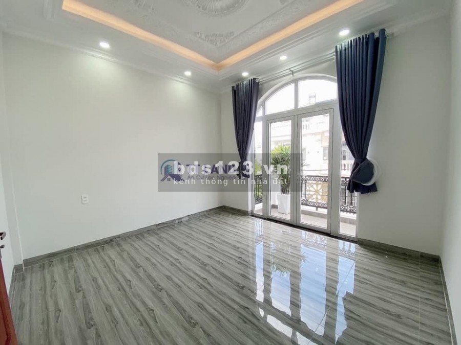 Nhà khu dân cưu Sài Gòn mới hẻm 12m, xe hơi qua lại thoải mái, mặt tiền 10m