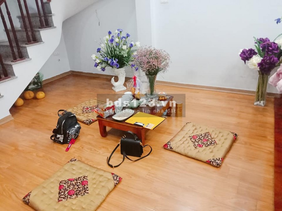 Nhà nguyên căn cực hiếm Hoàng Mai, ô tô đỗ cửa giá chỉ 4.3 tỷ, dt 42m2, lh 0344350479