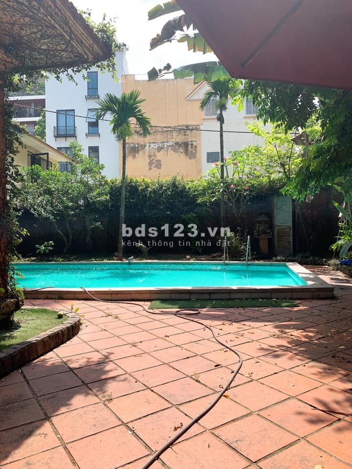 Cần bán biệt thự sân vườn dt 396m2, trung tâm Ba Đình, an sinh đỉnh