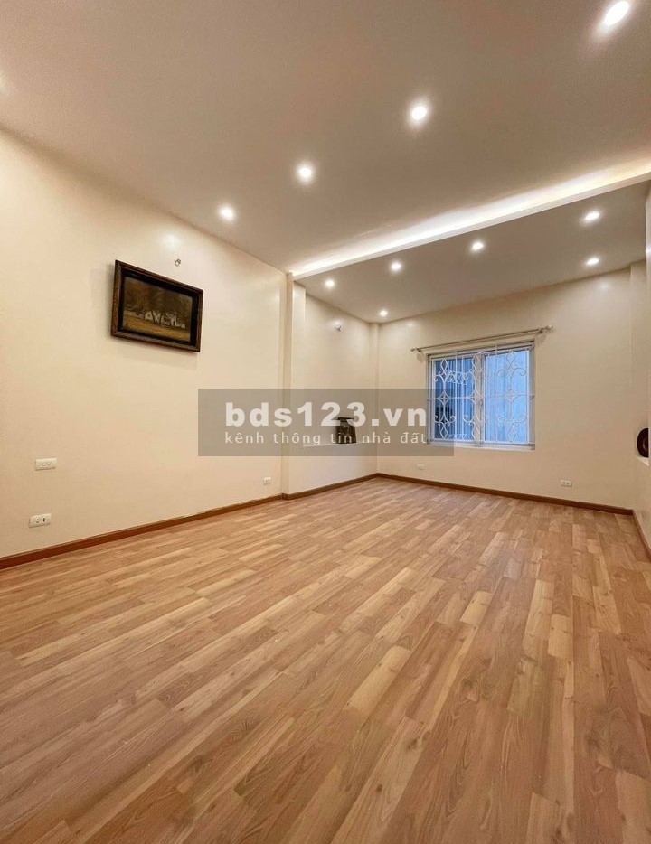Chính chủ cần bán gấp nhà phố Chu Huy Mân, Phúc Đồng 55M2 x 5 Tầng , Chỉ 3,2 tỷ.