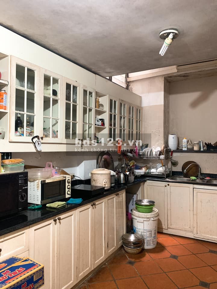 Cần bán biệt thự sân vườn dt 396m2, trung tâm Ba Đình, an sinh đỉnh