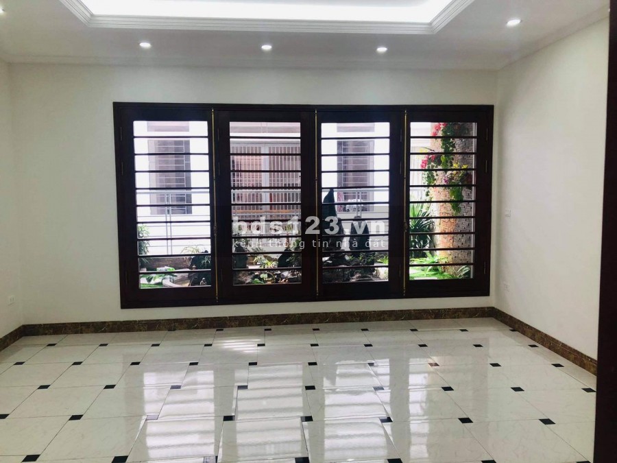 Ngõ 213 Trung Kính, gara- oto tránh, nội thất nhập khẩu sịn xò, dt 57m2 đúc 6 tầng chỉ 14.1 tỷ