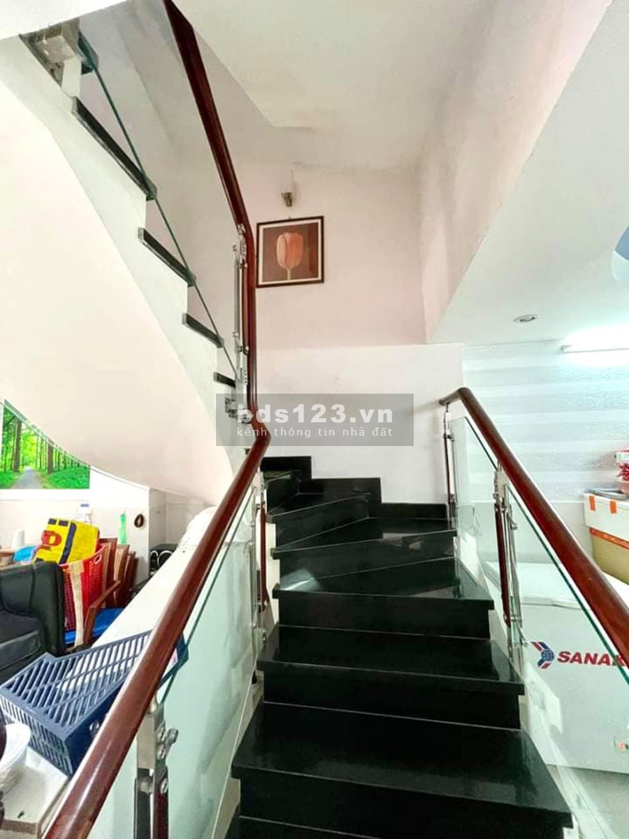 Bán nhà đường D1, phường 25, Quận Bình Thạnh, 5 Tầng, dt 64m2, giá 11 tỷ