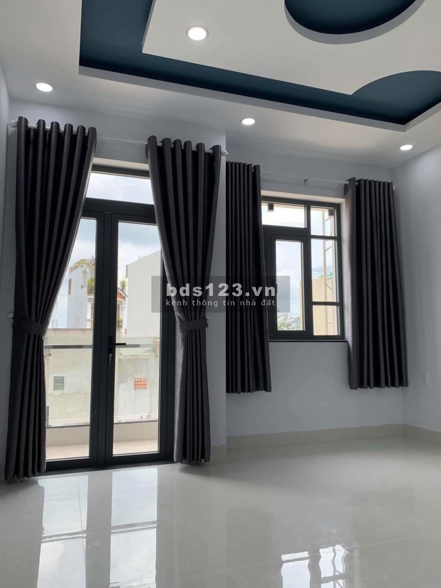 Bán nhà mới đẹp, đúc 2 tấm kiến cố, đường 1 sẹc, rộng 5m, giá bán 2.4 tỷ