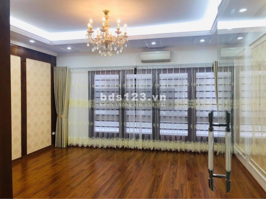 Ngõ 213 Trung Kính, gara- oto tránh, nội thất nhập khẩu sịn xò, dt 57m2 đúc 6 tầng chỉ 14.1 tỷ