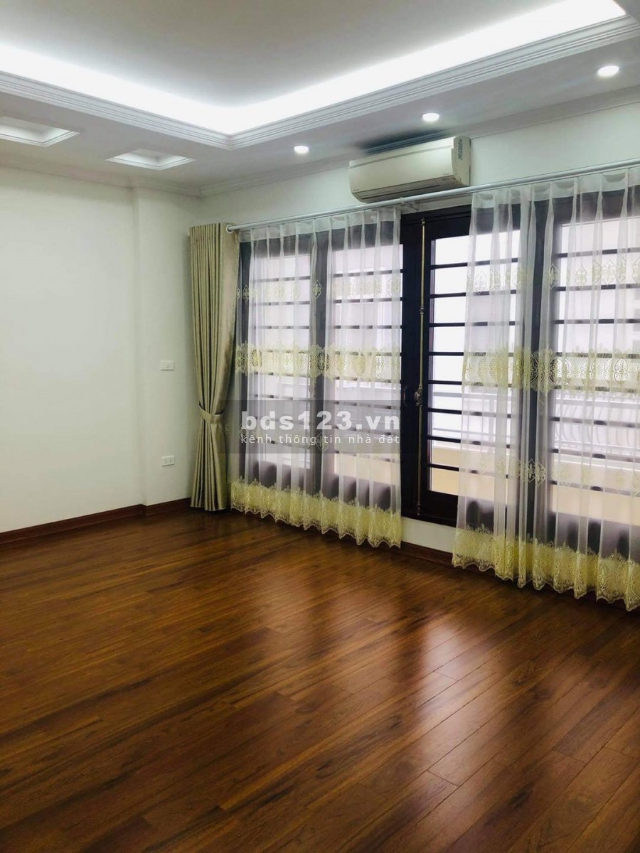 Ngõ 213 Trung Kính, gara- oto tránh, nội thất nhập khẩu sịn xò, dt 57m2 đúc 6 tầng chỉ 14.1 tỷ