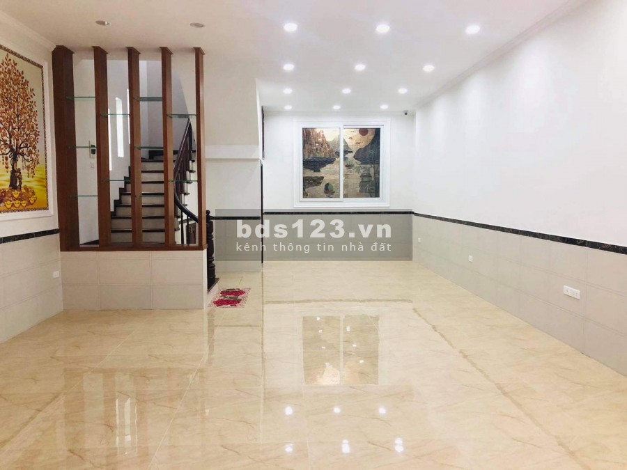 Ngõ 213 Trung Kính, gara- oto tránh, nội thất nhập khẩu sịn xò, dt 57m2 đúc 6 tầng chỉ 14.1 tỷ