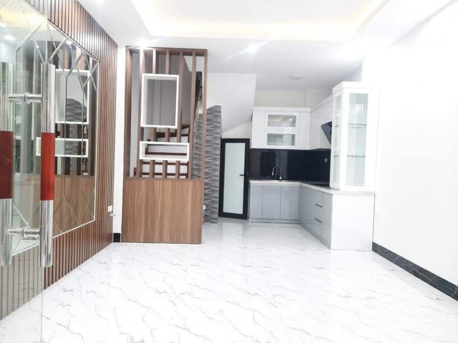 Bán nhà Láng Hạ dt 50m2, 4 tầng, mt 4m, ngõ ba gác đua, giá hơn 4 tỷ, lh 0987565852
