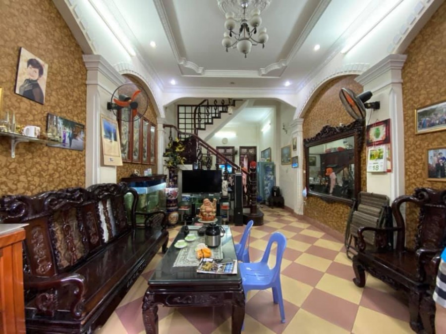Hoàng Cầu phân lô vip, 2 mặt thoáng, đường rộng trực thăng đáp, KD tốt chủ cần bán gấp.