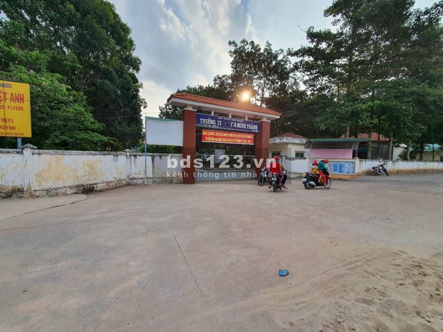 Kẹt tiền bán 3650m2, mt nhựa lớn, đối diện cụm CN, tiện ích đầy đủ, giá rẻ mùa covid 400 triệu