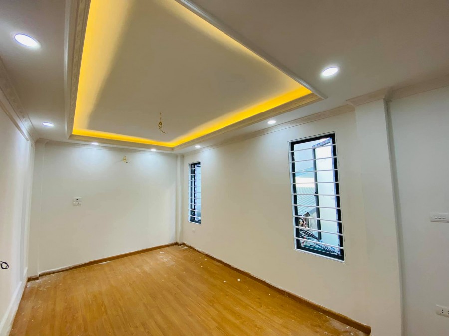 Bán Nhà Tựu Liệt 40m2, mới koong, lô góc, ô tô đỗ cửa, gần phố nhỉnh 3 Tỷ