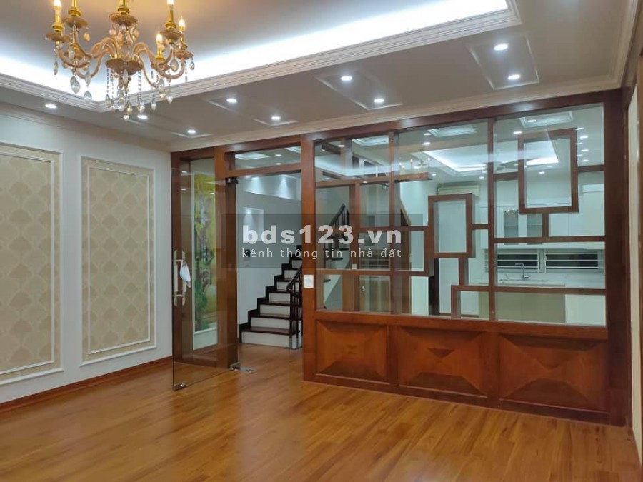 Bán nhà phố Trung Kính, ở và kinh doanh gara ô tô 60m, 6 tầng, mt 6m, hơn 13 tỷ
