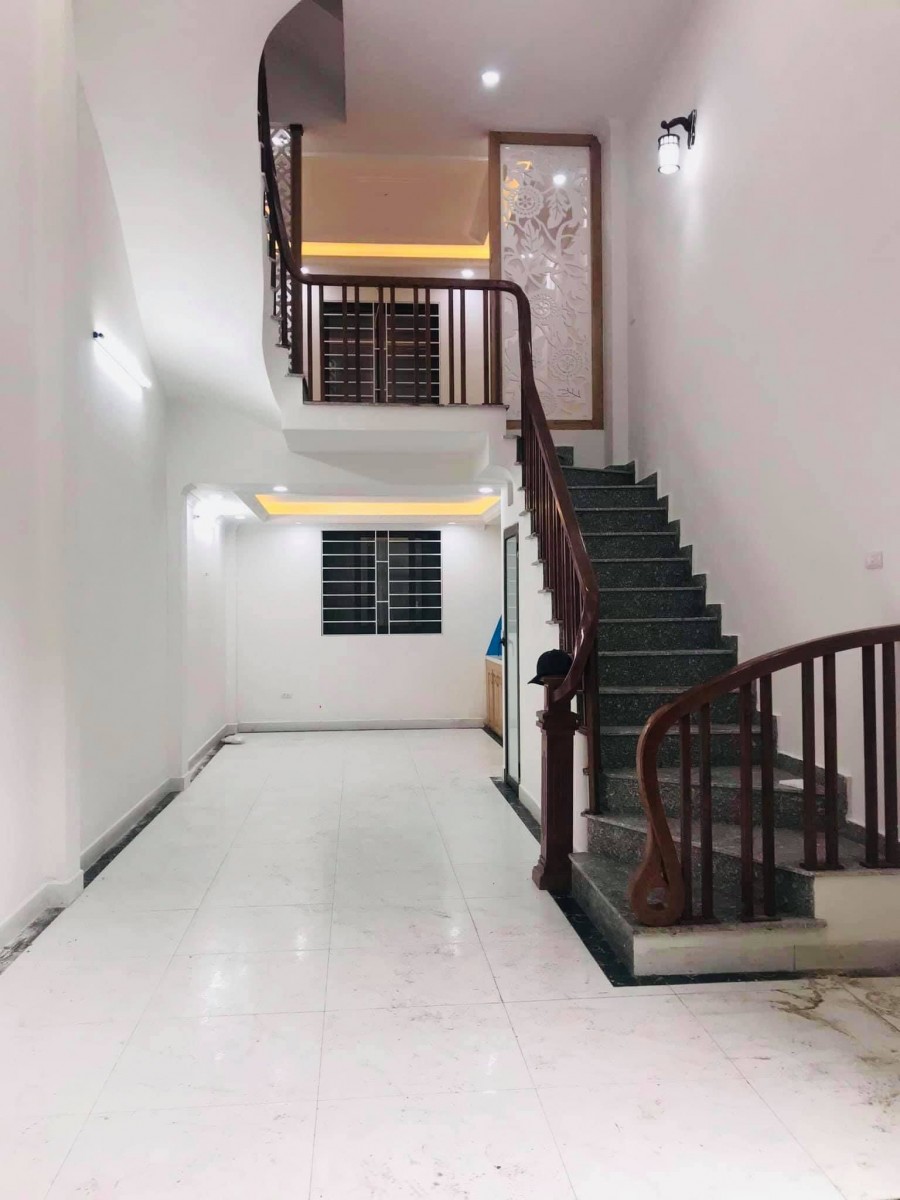 Bán Nhà Tựu Liệt 40m2, mới koong, lô góc, ô tô đỗ cửa, gần phố nhỉnh 3 Tỷ