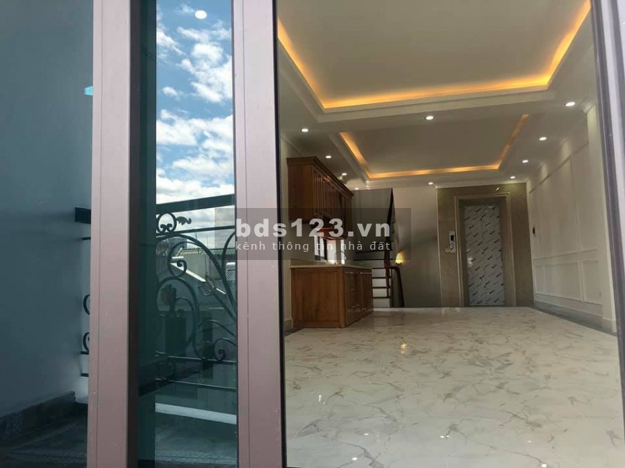 Bán gấp nhà Lê Trọng tấn đẹp độc nhất thang máy, diện tích 55m2, giá 7.3 tỷ