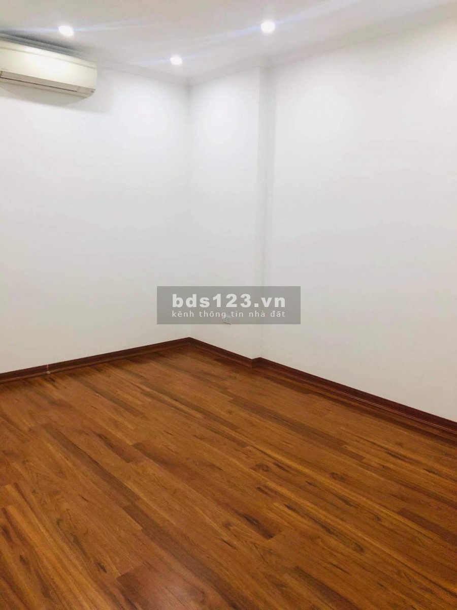 Ngõ 213 Trung Kính, gara- oto tránh, nội thất nhập khẩu sịn xò, dt 57m2 đúc 6 tầng chỉ 14.1 tỷ