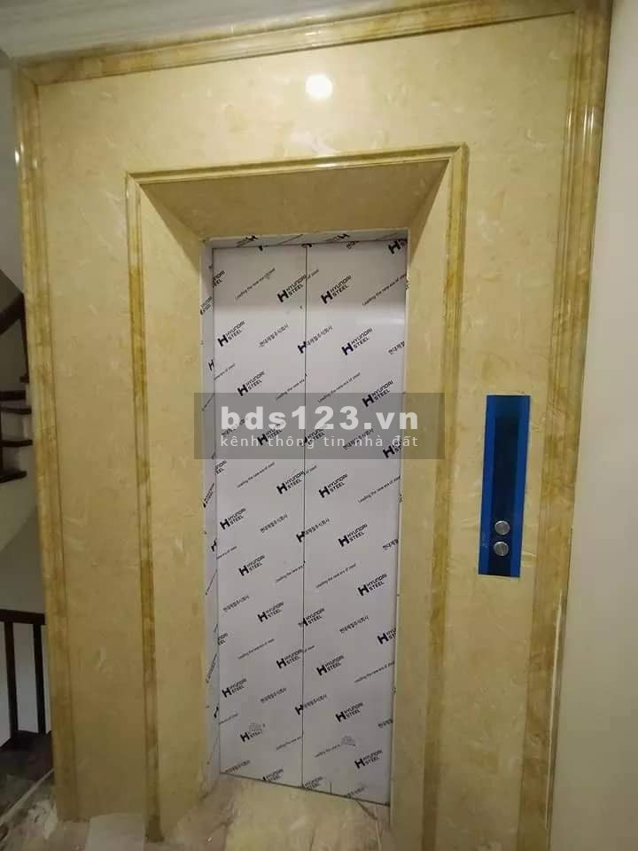 Nhà phân lô Cầu Giấy dt 40m2, 7 tầng, ô tô đỗ cửa, giá 10.4 tỷ, 7 tầng đúc