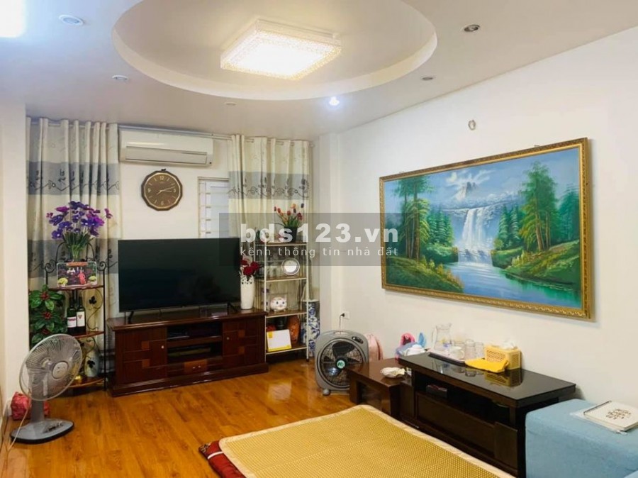 Bán nhà Phùng Hưng 45m 3 tầng 2 thoáng, phân lô ô tô đỗ cửa chỉ 3,85 tỷ