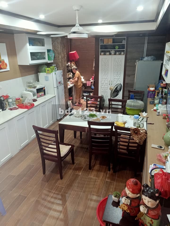 Bán nhà mặt ngõ quận Cầu Giấy 70mx5T oto đỗ kinh doanh 09690400000
