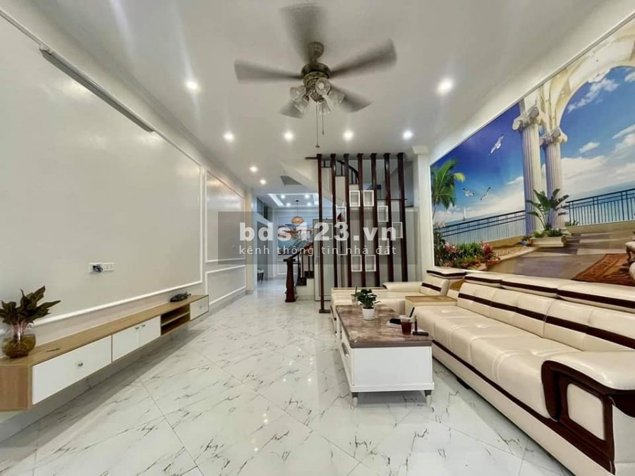 Hoa hậu giữa lòng Cầu Giấy 5 tầng, dt 55m2, 6 phòng ngủ ngõ thông thoáng chỉ 7.2 tỷ