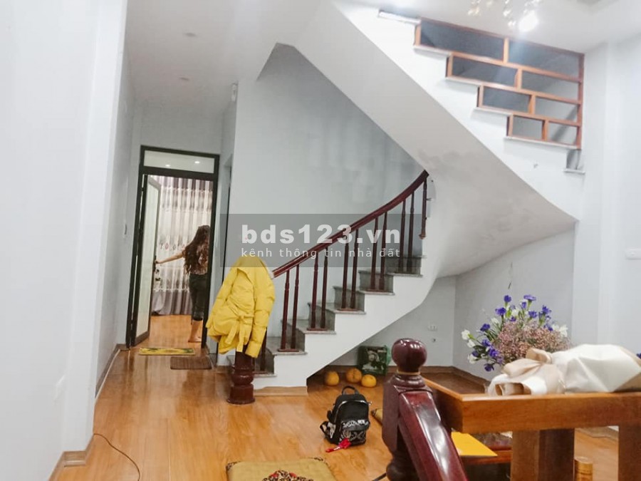 Nhà nguyên căn cực hiếm Hoàng Mai, ô tô đỗ cửa giá chỉ 4.3 tỷ, dt 42m2, lh 0344350479