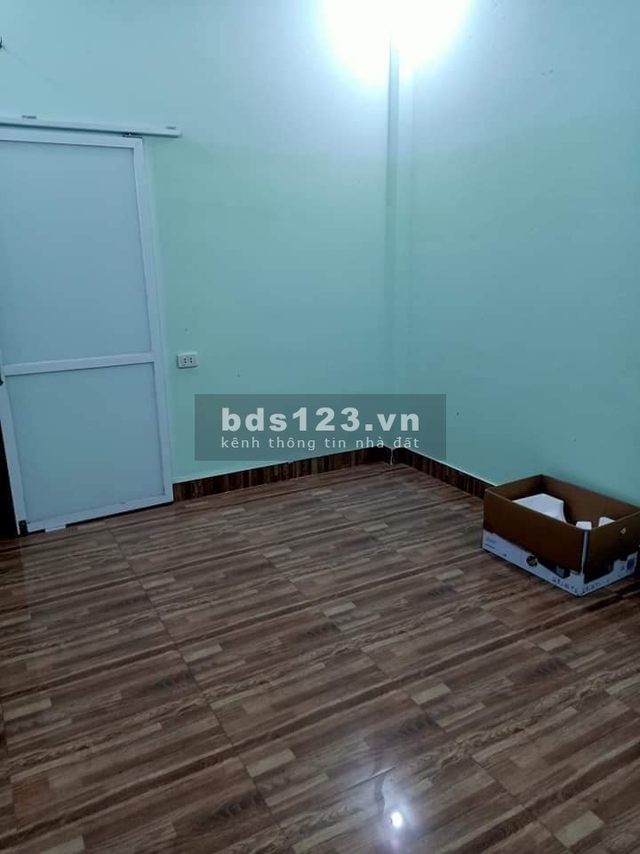 Bán nhà phố Đào Tấn, Ngọc Khánh, Q Ba Đình. dt 54m2, mt 6m5, giá chỉ 4.8Ty. Nhà mặt ngõ kinh doanh ô tô đỗ gần