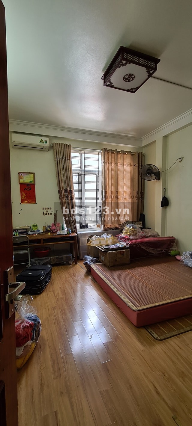 Cần bán gấp nhà phố Ngô Thị Nhậm, Hà Đông diện tích 45m2, xây 5 tầng, mt 4m giá chỉ 6.3 tỷ