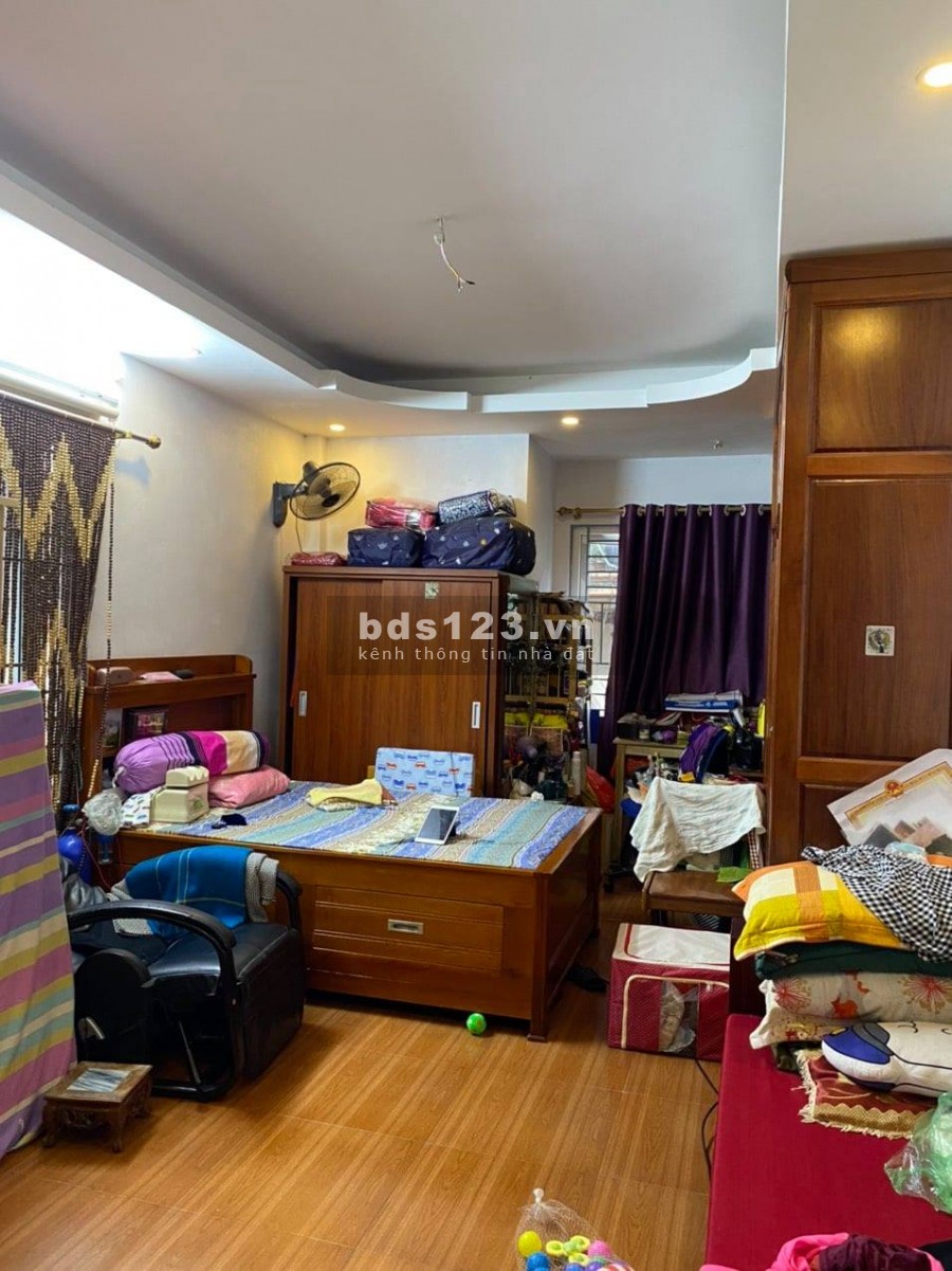 Cần bán nhà 5 tầng, Nguyễn Văn Cừ, căn góc gần phố ô tô kinh doanh tốt