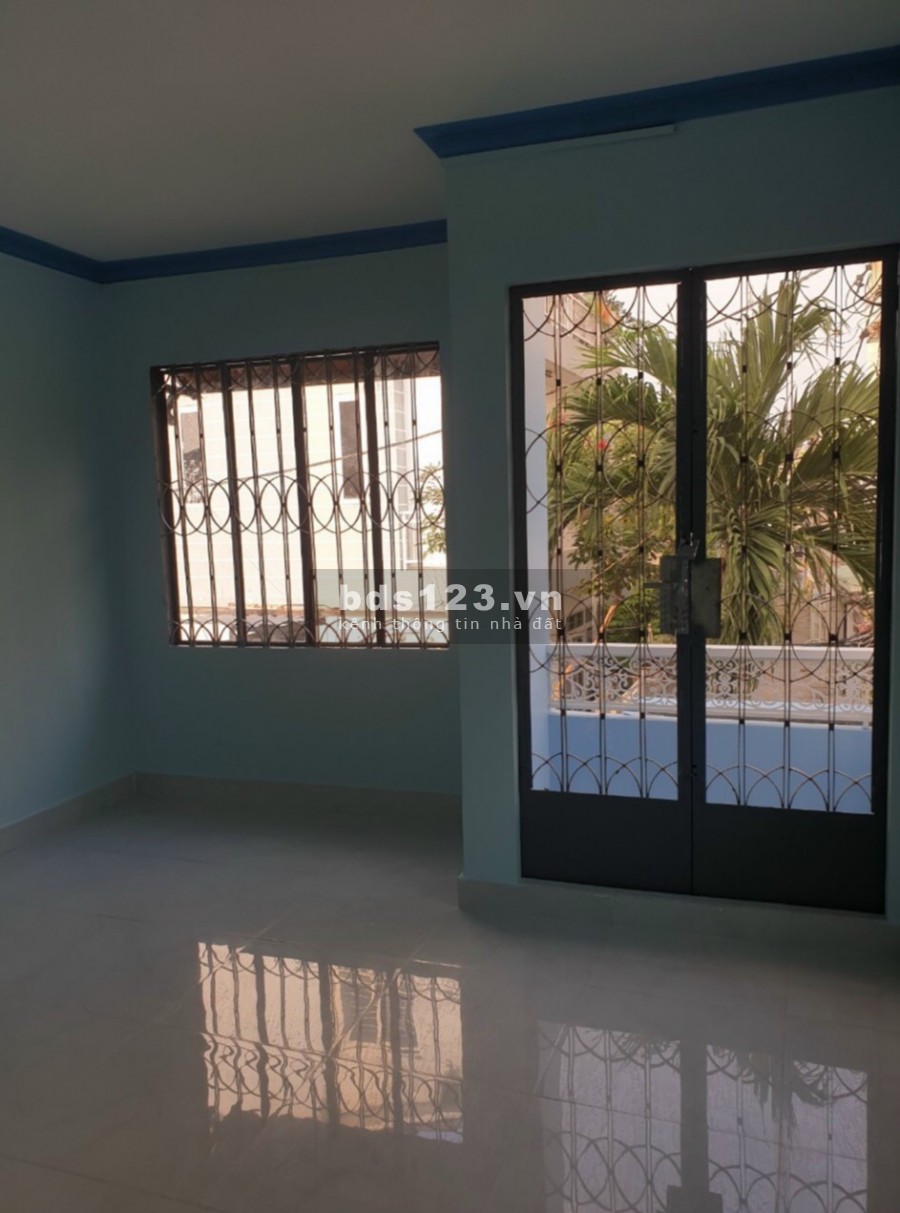 Giá nào cũng bán trả giá là bán, đặt cọc 1 tỷ nhận nhà ngay, đúc 1 trệt, 1 lầu