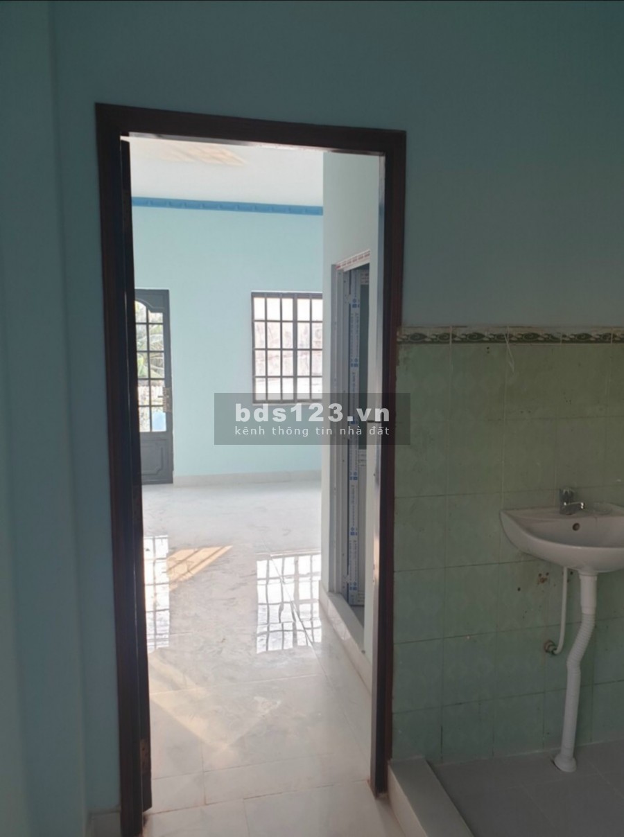 Giá nào cũng bán trả giá là bán, đặt cọc 1 tỷ nhận nhà ngay, đúc 1 trệt, 1 lầu