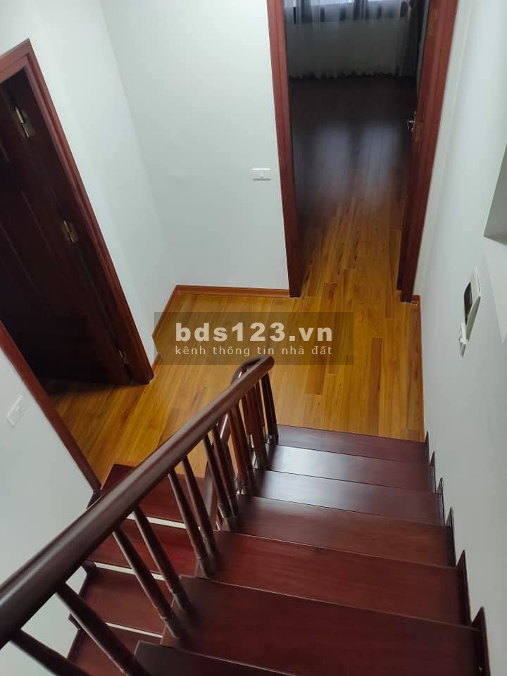 Bán nhà phố Trung Kính, ở và kinh doanh gara ô tô 60m, 6 tầng, mt 6m, hơn 13 tỷ