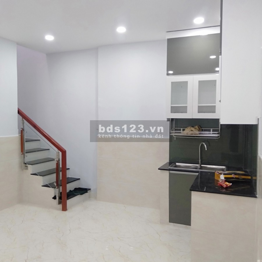 Bán gấp nhà mùa dịch khách chỉ cần xách vali vào ở, công chứng trong ngày