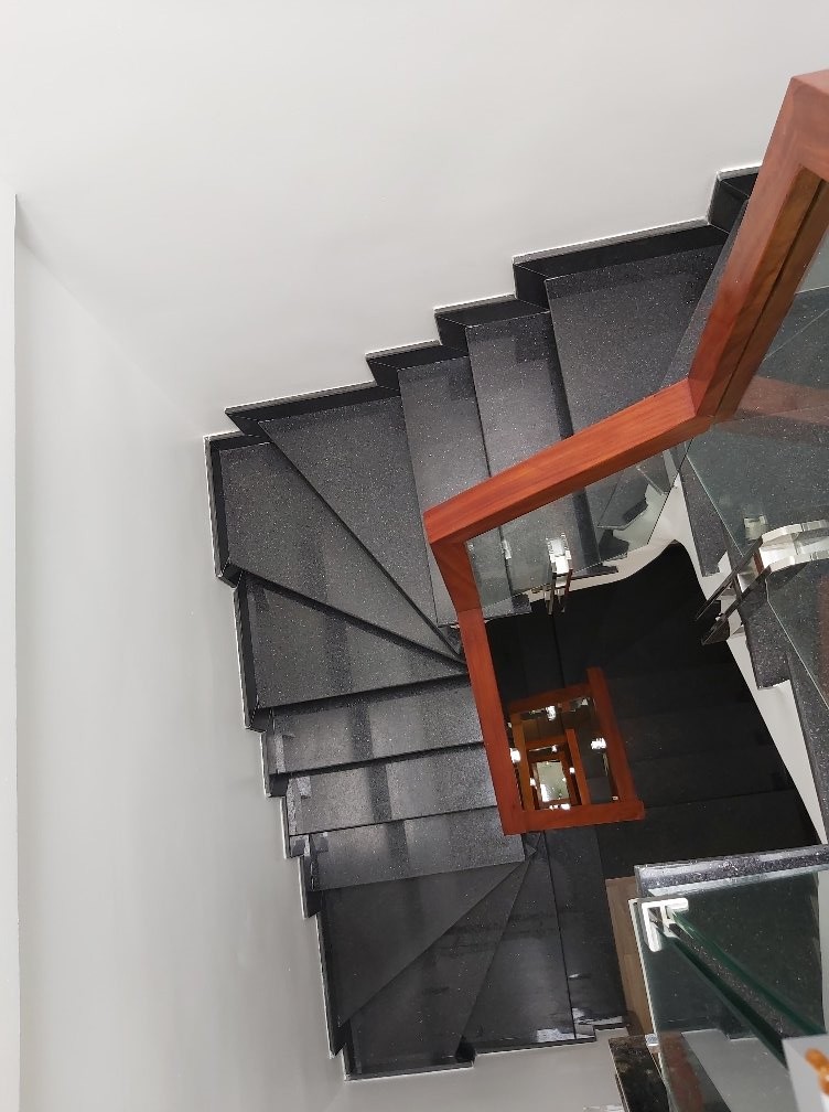 Bán Nhà Giáp Nhất, Quận Thanh Xuân, diện tích 28m2, 5 tầng, giá nhỉnh 2 tỷ.