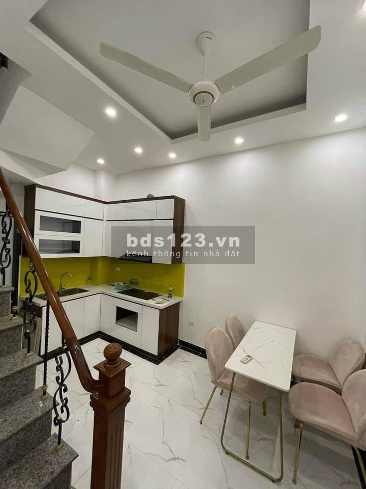 Quận Đống Đa - Láng dt 37m2, 4 tầng, mt 6.4 giá bán 4.2 tỷ, nhà mới đẹp vào ở ngay, sổ đỏ chính chủ