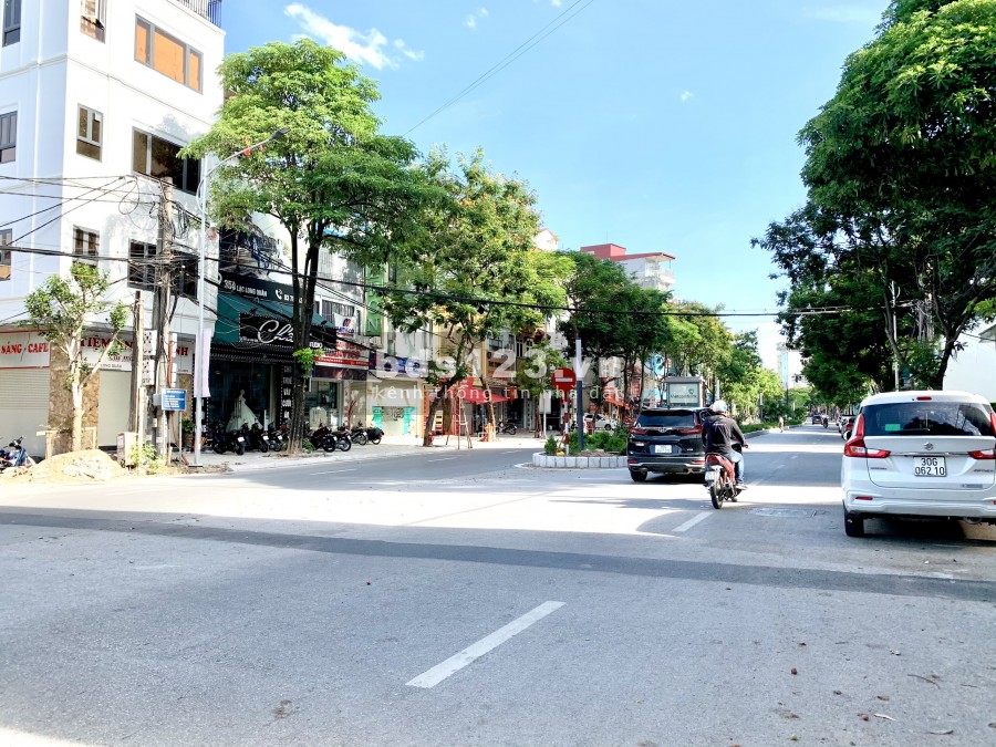 Đất Vàng Lạc Long Quân, 60m, MT5,7m, 3.x tỷ, 30m ra phố.0934 12 3388