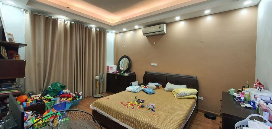 Nhà Phô Tô Vĩnh Diện, 58M2, 5T, mặt tiền rộng, giá 7.7 tỷ, ô tô đỗ, lô góc