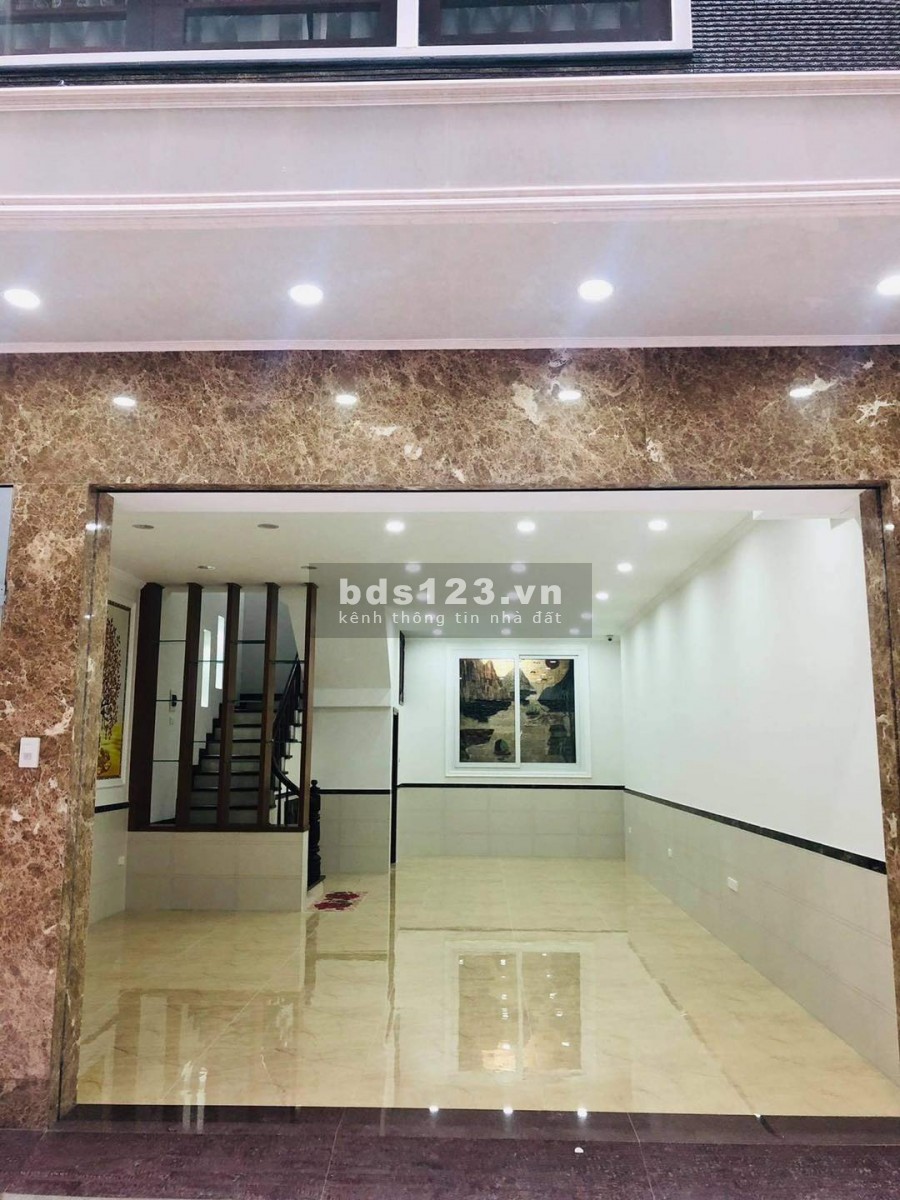 Ngõ 213 Trung Kính, gara- oto tránh, nội thất nhập khẩu sịn xò, dt 57m2 đúc 6 tầng chỉ 14.1 tỷ