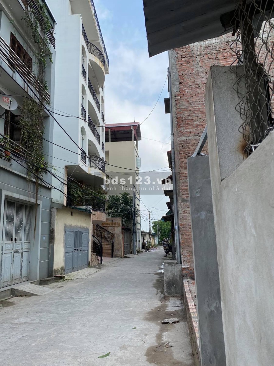 Bán đất Đa Tốn dt 118m2 Thuận Tốn chia đôi đẹp, ô tô 7 chỗ tặng nhà 1 tầng.0982852808