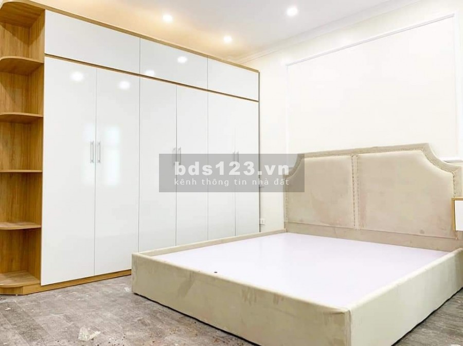 Bán nhà giá chỉ 100 triệu.m2, vị trí ngã 4 Phạm Ngọc Thạch Chùa Bộc, sổ nở hậu