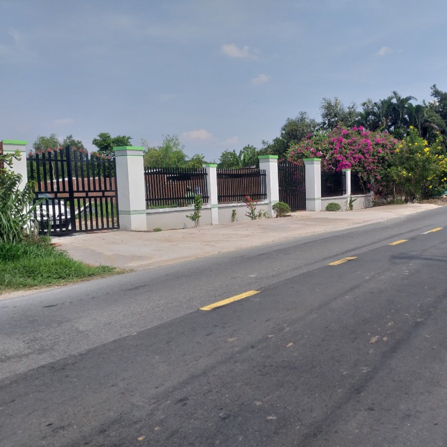 Chủ ngộp bán đất Củ Chi, dt 3000m2 (20x150m), có 300m2 thổ cư, giá bán 10 tỷ