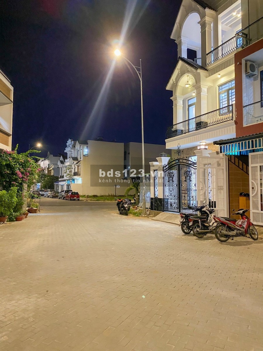 Bán nhà nguyên căn đẹp khu dân cư Nam 2 Hưng Thịnh Cái Răng, Cần Thơ, giá 5.6 tỷ