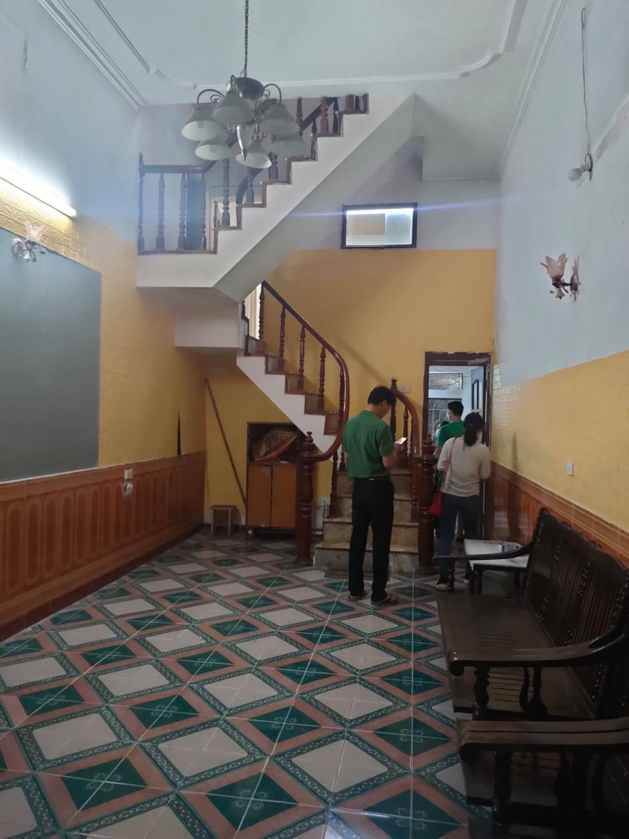 Cần bán nhà nguyên căn khu may giá chỉ 2 tỷ, liên hệ chính chủ 0915000262