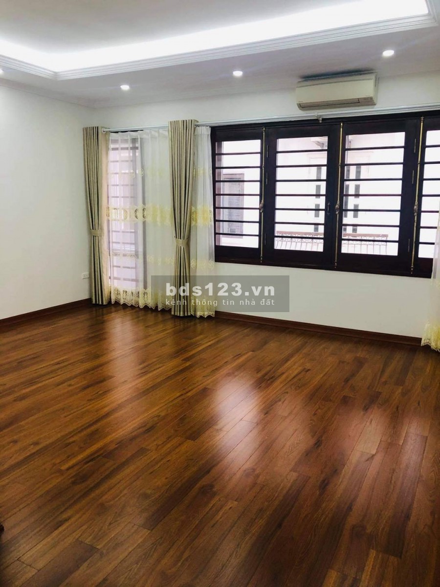 Ngõ 213 Trung Kính, gara- oto tránh, nội thất nhập khẩu sịn xò, dt 57m2 đúc 6 tầng chỉ 14.1 tỷ